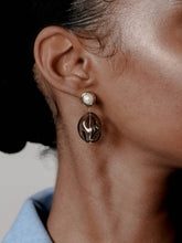 Load image into Gallery viewer, Anella Earrings in Gold
