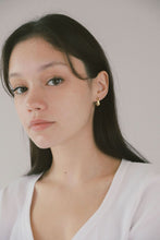 Load image into Gallery viewer, Quinn Hoops in Gold
