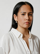 Load image into Gallery viewer, Penelope Earrings in Peridot and Gold
